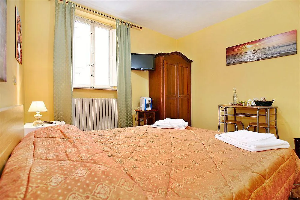 Couette-café Al Cardinale Rooms & Studios Lucques Italie